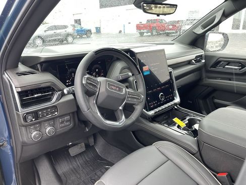 Used 2026 GMC Yukon Elevation w/ Elevation Premium Package AWD/4WD image 10