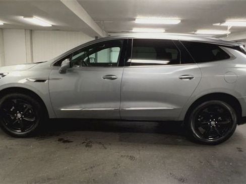 Used 2023 Buick Enclave Essence w/ Sport Touring Edition image 5