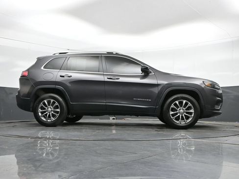 Used 2021 Jeep Cherokee Latitude Plus AWD/4WD image 40