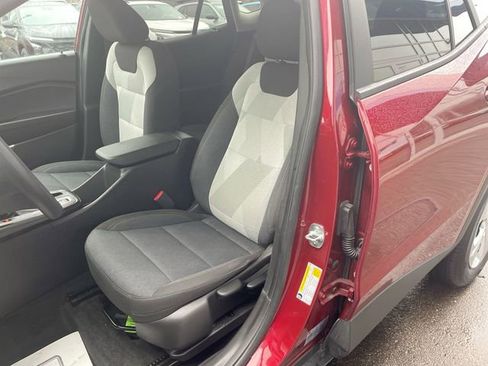 Certified 2025 Chevrolet Trax LS image 17