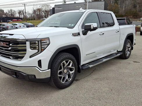 Certified 2022 GMC Sierra 1500 SLT w/ SLT Premium Plus Package image 4