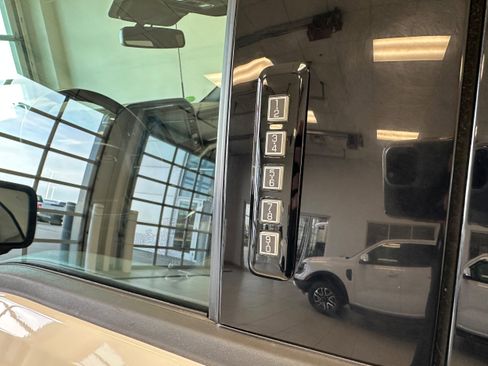 Used 2023 Ford F150 Platinum w/ Equipment Group 701A High image 9