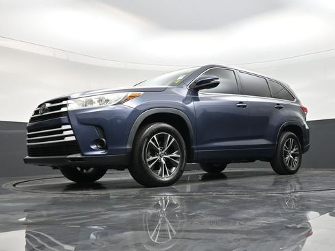 Used 2018 Toyota Highlander LE image 21