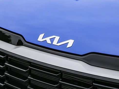 Certified 2026 Kia Sportage EX w/ EX Panorama Roof Package AWD/4WD image 5