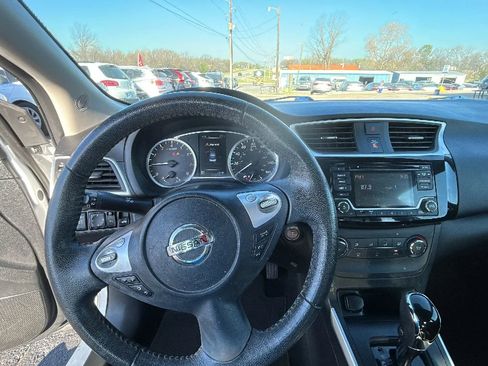 Used 2017 Nissan Sentra SV FWD image 23