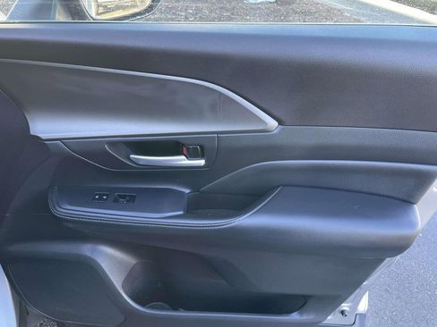 Used 2025 Toyota Grand Highlander AWD image 46