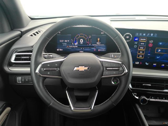 Used 2026 Chevrolet Traverse LT w/ Driver Confidence Package FWD image 35
