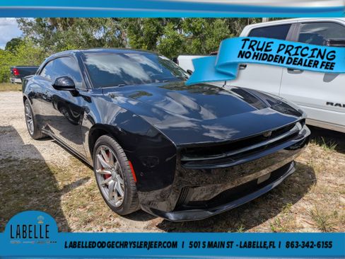 Used 2024 Dodge Charger Daytona Scat Pack w/ Plus Group AWD/4WD image 2