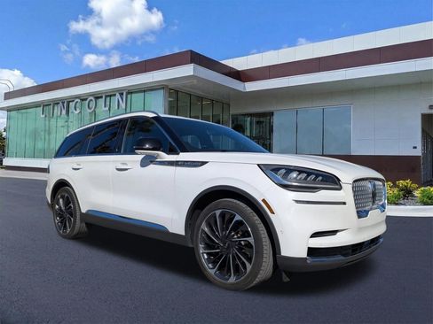 Certified 2023 Lincoln Aviator Reserve w/ Equipment Group 201A image 3