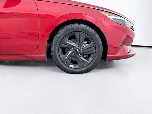 Used 2022 Hyundai Elantra SEL FWD image 18