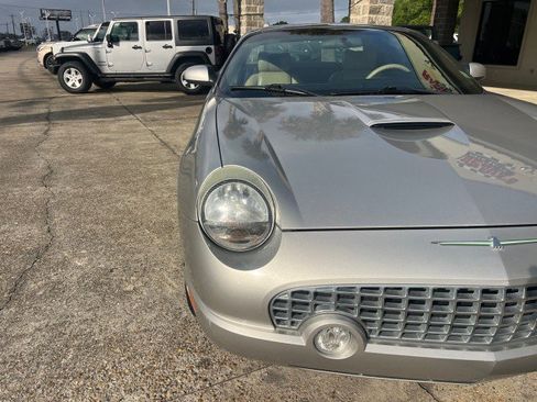Used 2004 Ford Thunderbird image 15