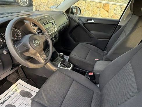 Used 2012 Volkswagen Tiguan S image 28