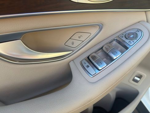 Used 2022 Mercedes-Benz GLC 300 4MATIC image 13