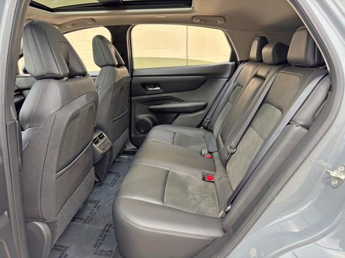 Used 2025 Nissan Ariya FWD image 37