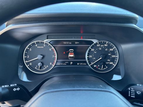 Used 2025 Nissan Rogue S image 31