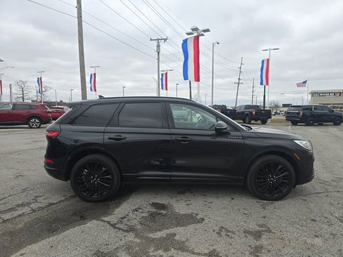 Used 2023 Lincoln Corsair Reserve w/ Equipment Group 202A image 3