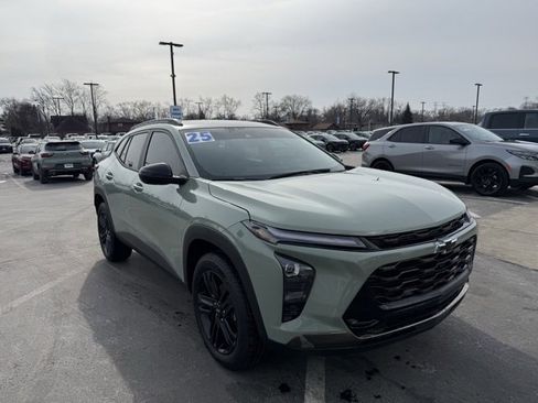 Used 2025 Chevrolet Trax ACTIV image 3