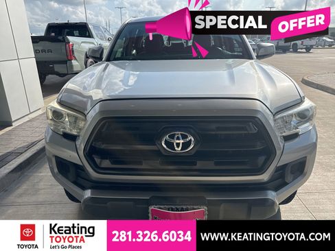 Used 2017 Toyota Tacoma SR w/ SR Convenience Package RWD image 2