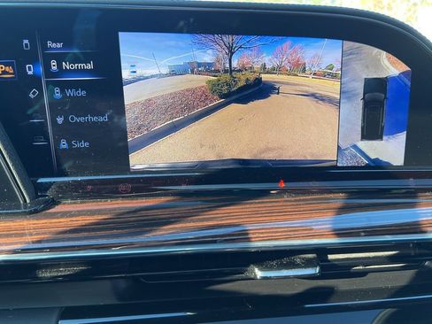 Used 2023 Cadillac Escalade Premium Luxury image 21