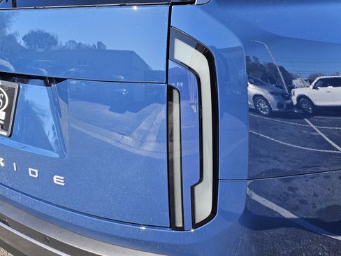 New 2027 Kia Telluride S image 9