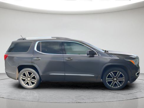 Used 2017 GMC Acadia Denali w/ Technology Package AWD/4WD image 1