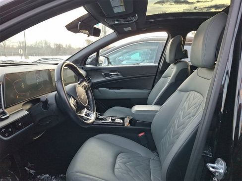 Used 2024 Kia Sportage X-Line w/ X-Line Premium Package image 3