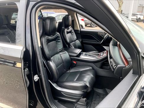 Used 2022 Lincoln Aviator Reserve w/ Equipment Group 201A image 11