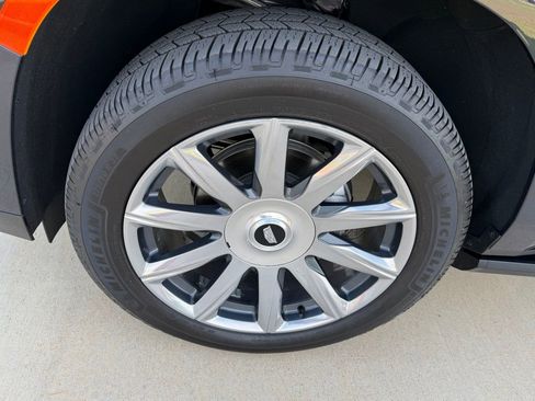 Used 2024 Cadillac Escalade Premium Luxury Platinum RWD image 9