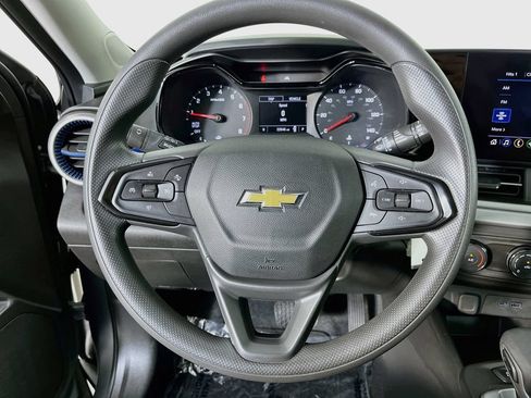 Used 2024 Chevrolet Trax LS w/ Driver Confidence Package FWD image 14