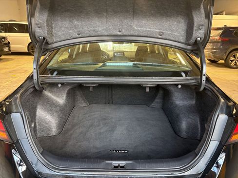 Used 2025 Nissan Altima 2.5 SV image 31