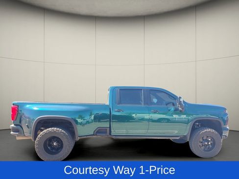 Used 2020 Chevrolet Silverado 3500 LTZ w/ LTZ Plus Package AWD/4WD image 11