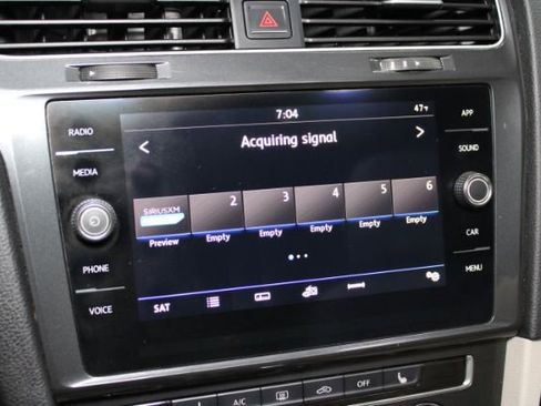 Used 2018 Volkswagen Golf SE FWD image 18