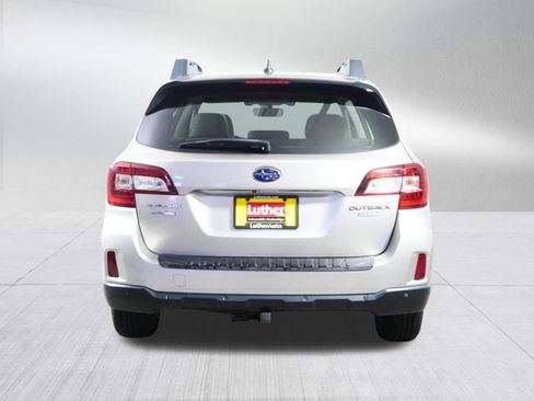 Used 2017 Subaru Outback 2.5i Limited image 6