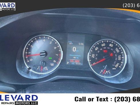 Used 2021 Toyota RAV4 XLE AWD/4WD image 21