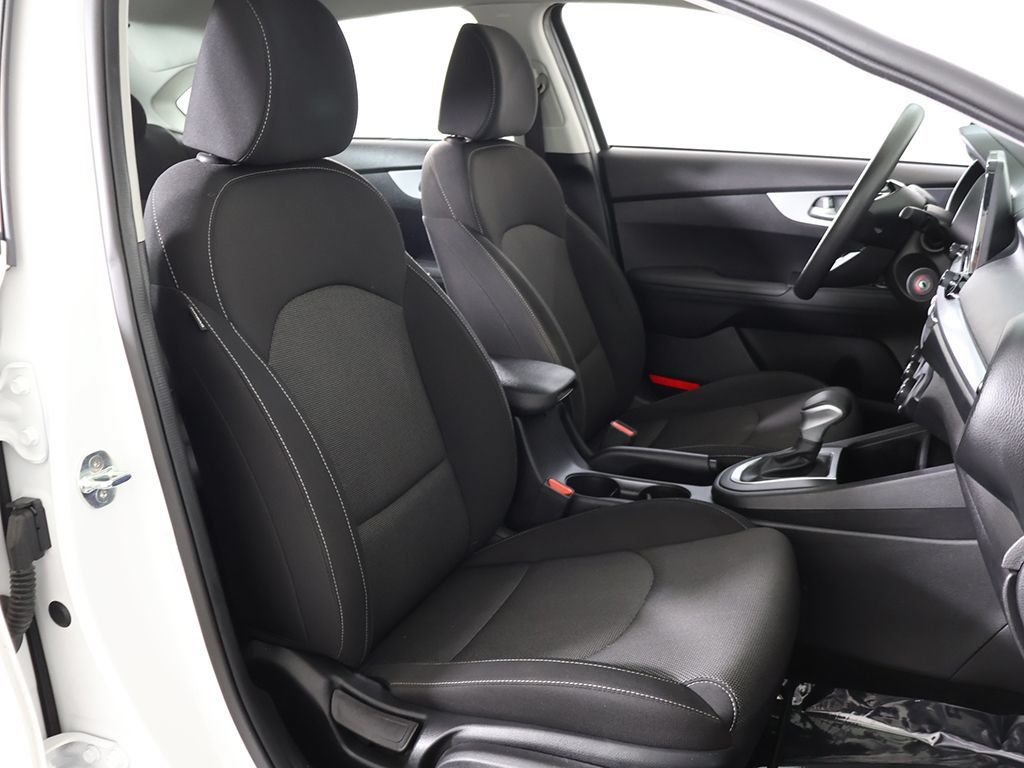 Used 2022 Kia Forte LXS w/ LXS Technology Package FWD image 28