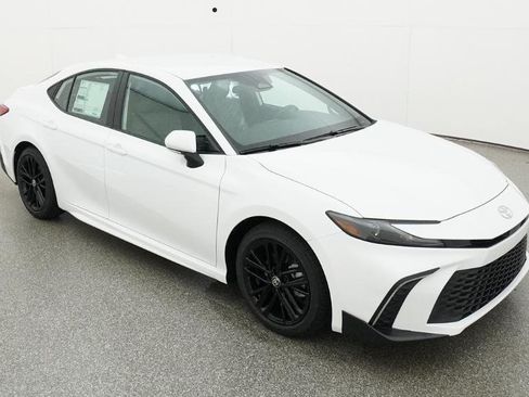 Used 2026 Toyota Camry SE FWD image 45
