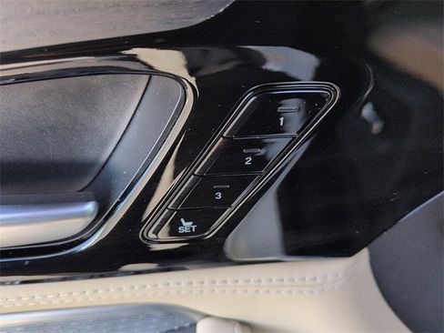 Used 2022 Acura MDX SH-AWD w/ Advance Package image 16