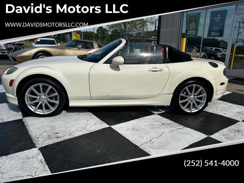 Used 2006 MAZDA MX-5 Miata Grand Touring w/ Premium Pkg RWD image 1