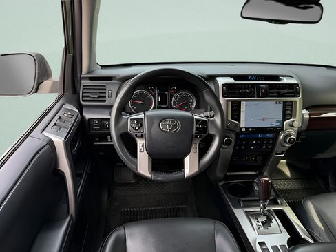 Used 2022 Toyota 4Runner Limited AWD/4WD image 7