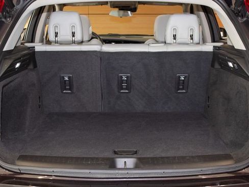 Used 2023 Cadillac XT4 Luxury w/ Cold Weather Package image 14