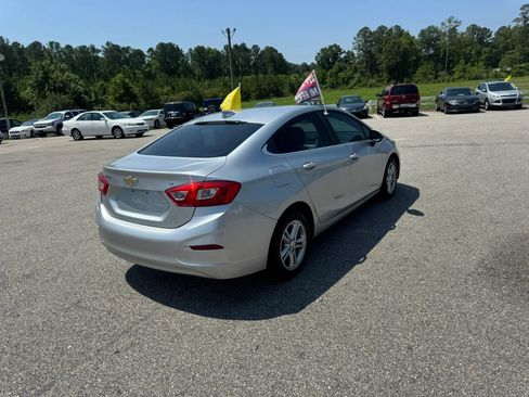 Used 2017 Chevrolet Cruze LT w/ Convenience Package FWD image 5