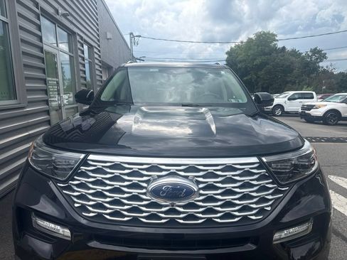 Used 2020 Ford Explorer Platinum AWD/4WD image 2
