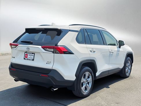 Used 2025 Toyota RAV4 XLE w/ Convenience Package AWD/4WD image 5