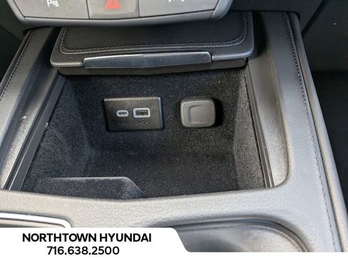 Used 2025 Cadillac XT4 Premium Luxury image 18