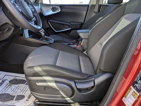 Used 2024 Kia Soul LX w/ Option Group 015 image 17