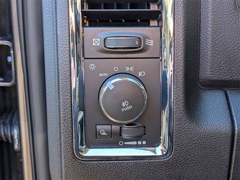 Used 2016 RAM 1500 Laramie w/ Convenience Group image 14