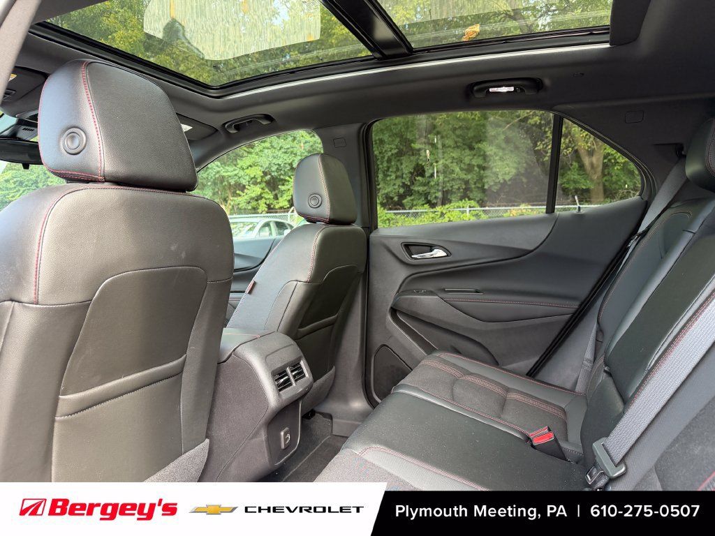 Used 2024 Chevrolet Equinox RS w/ LPO, Cargo Package AWD/4WD image 5