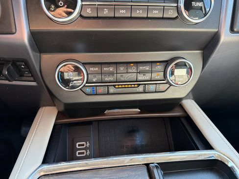Used 2019 Ford Expedition Platinum RWD image 33