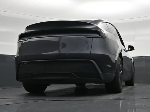 Used 2026 Tesla Model Y 2WD image 26