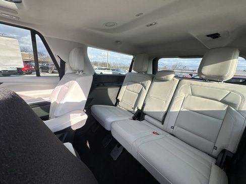 New 2026 Lincoln Navigator L Reserve image 24